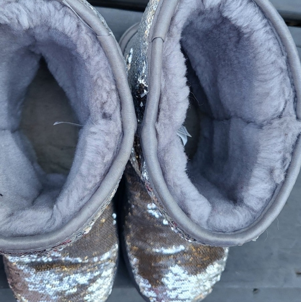 **SOLD**UGG CLASSIC SHORT COSMOS SEQUIN SILVER GOLD BOOTS - Picture 10 of 11
